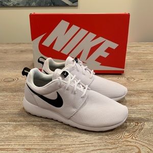 Nike Roshe Ones - White, EUC Sneakers